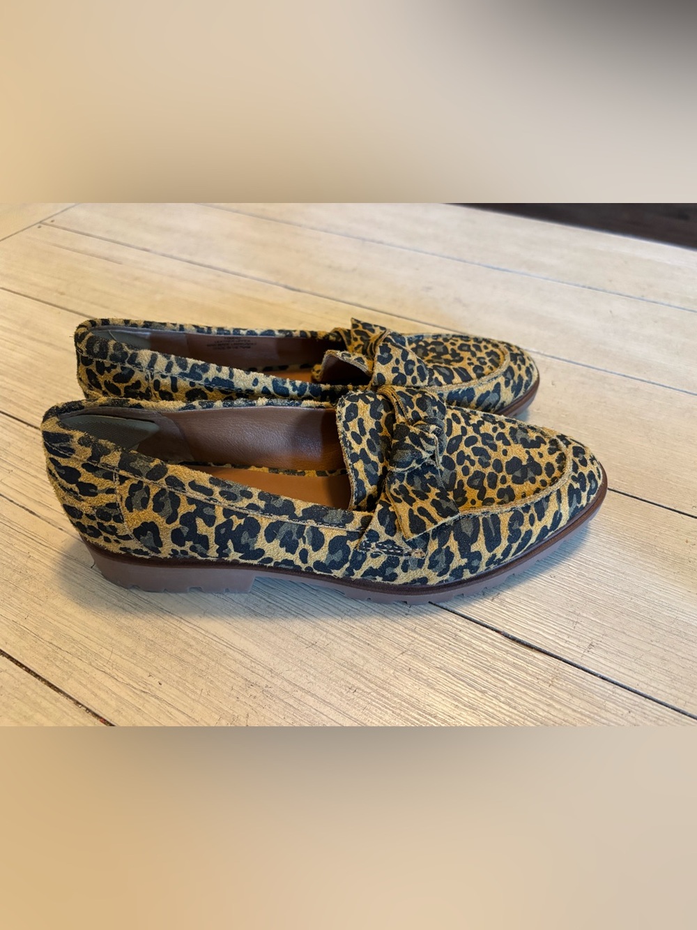 Lucky Brand Tamio Inca Gold Leopard Flat Knot Bow Lug Sole Loafers Women's 10M